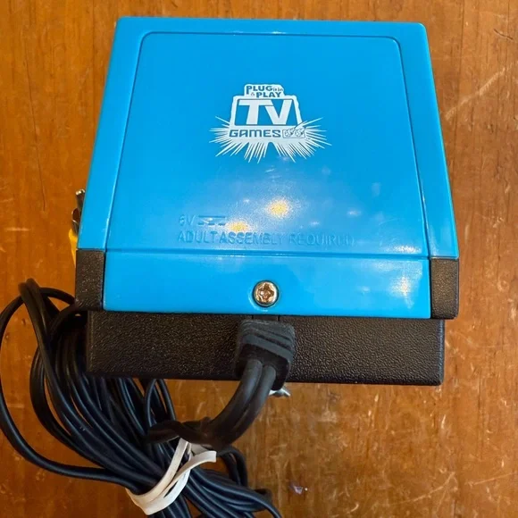 Ms. Pac-Man 5 in 1 Plug and Play 2004 Jakks Pacific TV Namco Game - Picture 4 of 6